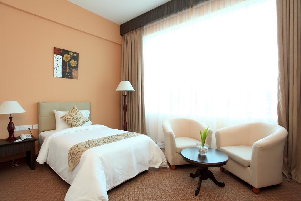 The Regency Waterfront Hotel Kuala Terengganu Kamer foto