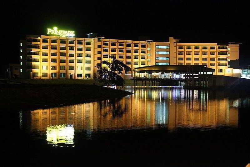The Regency Waterfront Hotel Kuala Terengganu Buitenkant foto